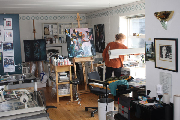 Ellen Hesthaug stiller ut.